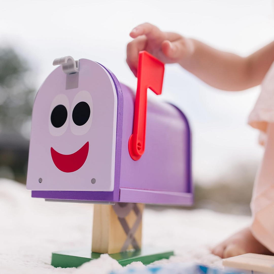 Melissa & Doug BCY Wooden Mailbox Playset (6)